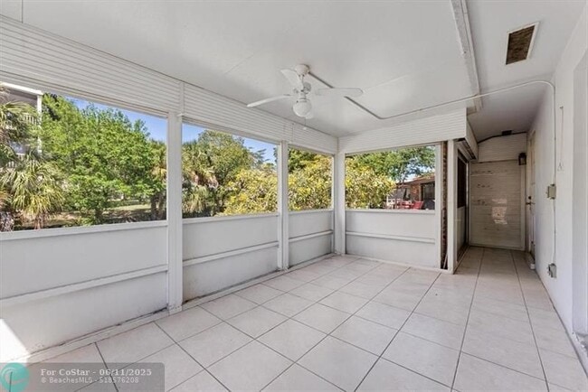 Building Photo - 9089 Thunderbird Dr