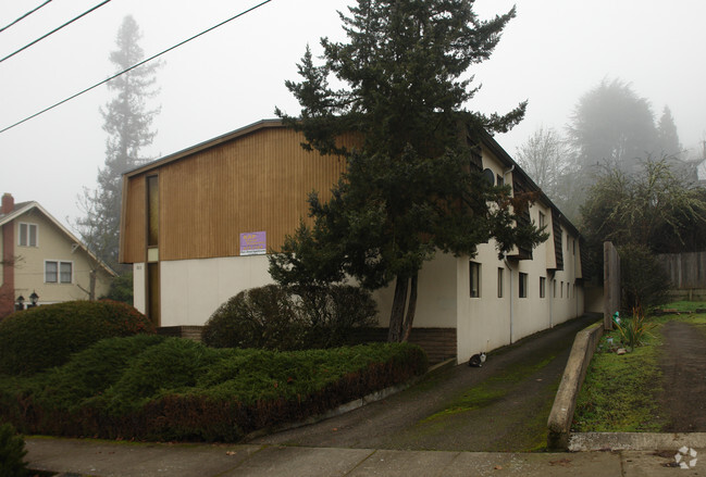 Building Photo - Mainstreet Apartments