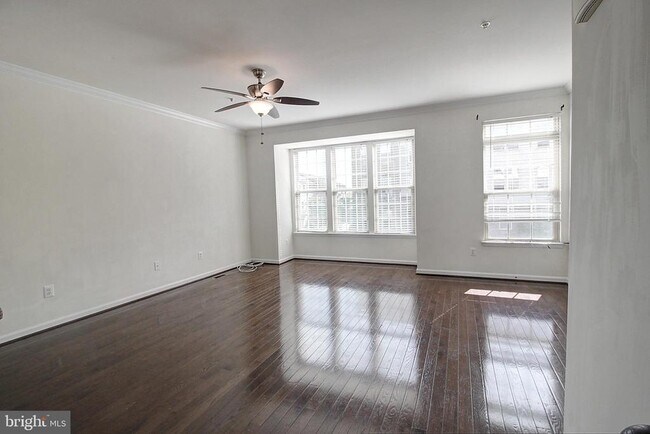 Building Photo - 5919 Leben Dr