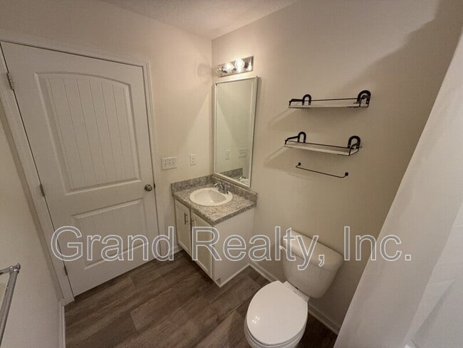 Building Photo - 6474 Churchill Cir