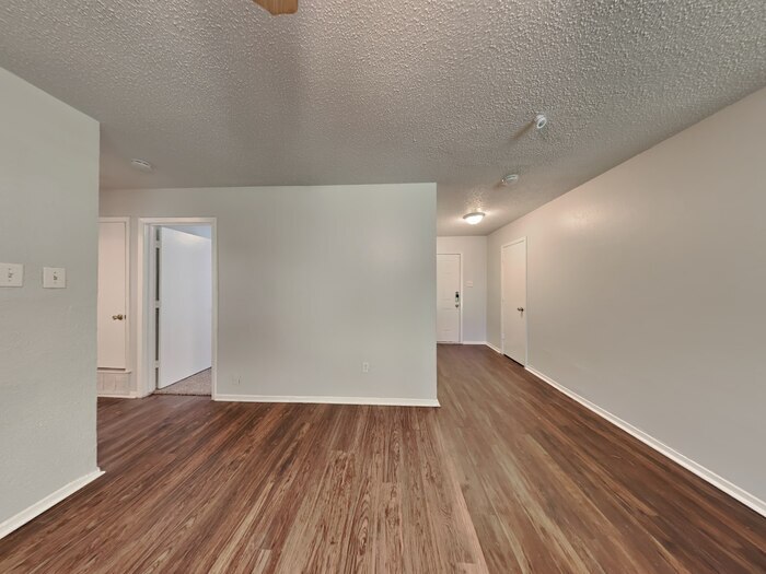 Building Photo - 1202 Neptune Dr
