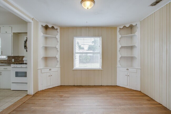 Building Photo - Pre Leasing for fall 2026! 3/2 in Tech Terrace