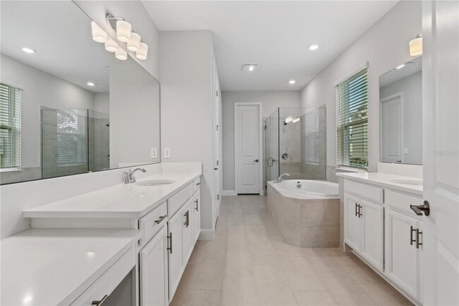 Building Photo - 512 Bellflower Way