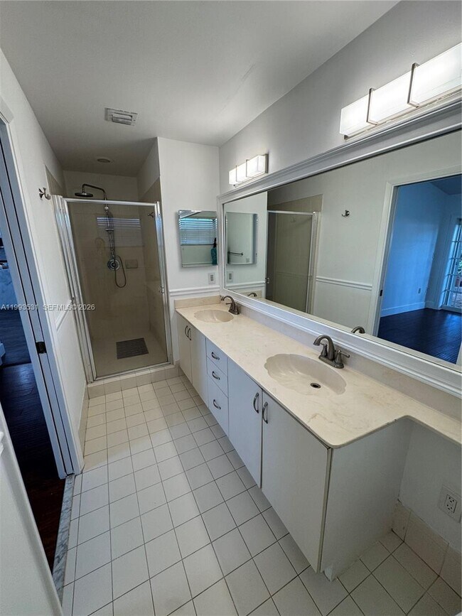 Building Photo - 5763 NW 97th Ct