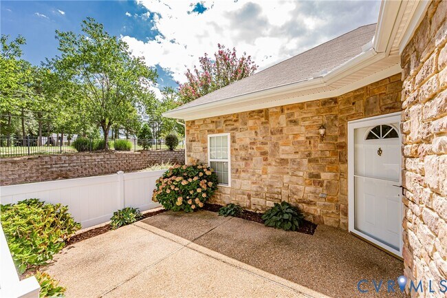 Building Photo - 7301 Norwood Pond Pl