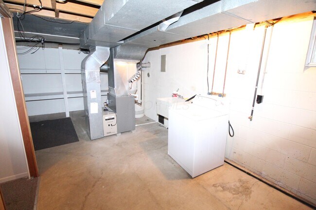 Building Photo - 4777 Nugent Dr