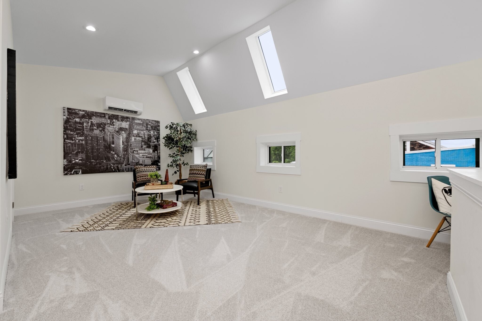 bonus room - 4249 Chambers St