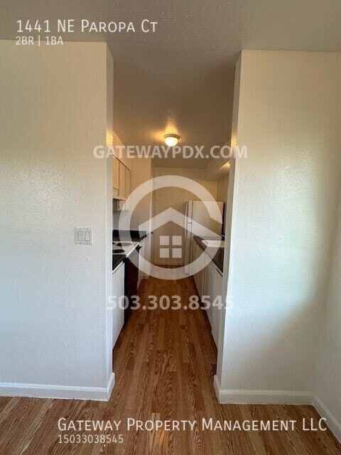 Building Photo - 1441 NE Paropa Ct