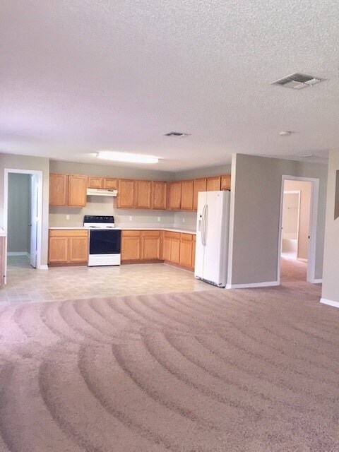 Building Photo - AVALON PARK!MOVE IN NOW! LARGE 5bd 2.5 bat...