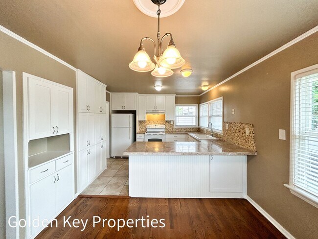 Building Photo - Welcome to this beautiful single-level hom...