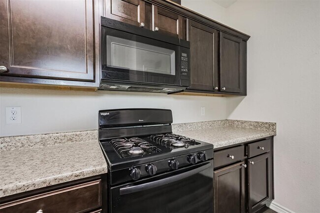 Building Photo - 10310 Chesterfield Dr