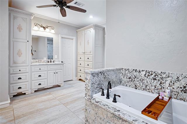 Building Photo - 2309 Parker Rd