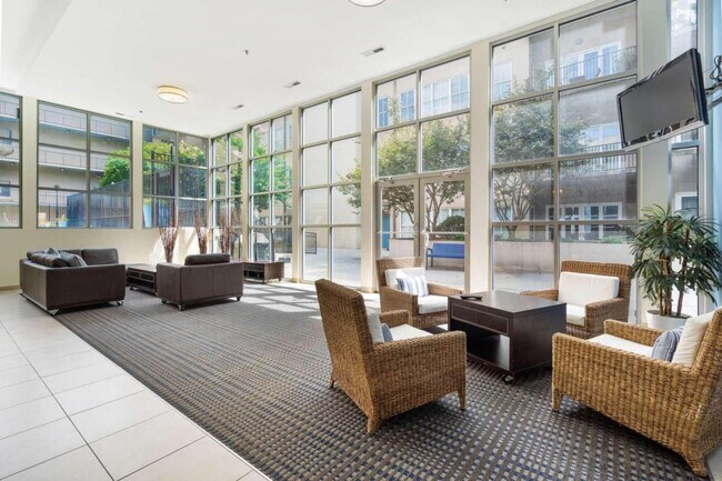 Building Photo - 384 Ralph McGill Blvd NE