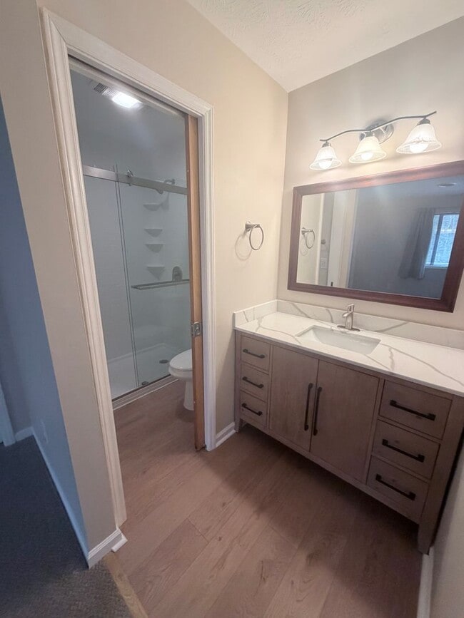 Building Photo - Great Location - 2 Bed, 2 Bath Condo Available Now!