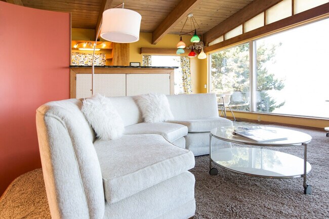 Building Photo - 4905 SW Othello St