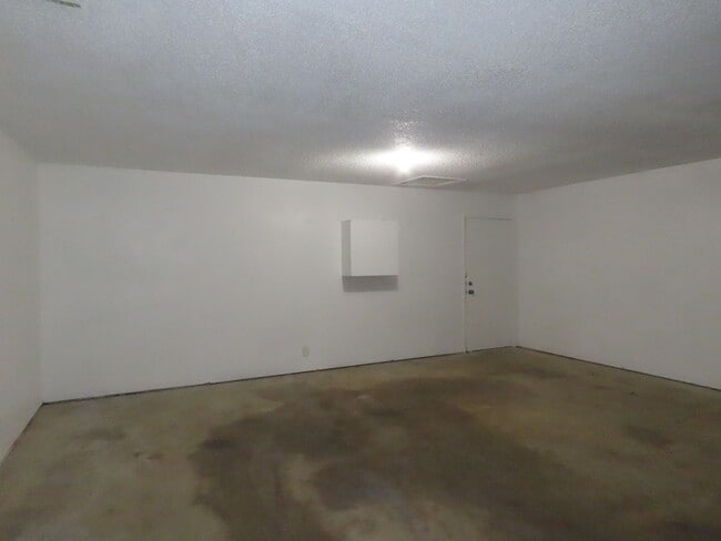 Building Photo - Whitehouse ISD - 3 Bedroom, 2 Bath Duplex, Lawn Care Provided!