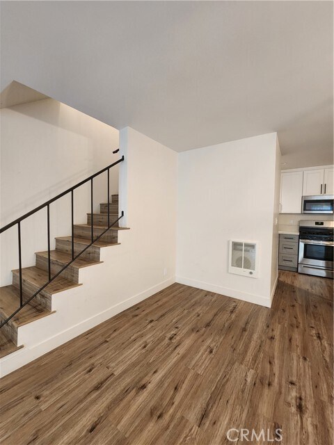 Building Photo - 120 S Francisca Ave