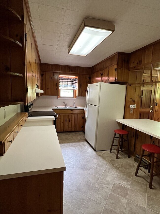 Building Photo - 296 Middle Fork Rd