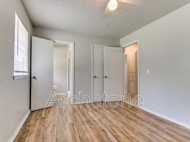 Building Photo - 8814 NE 13th St