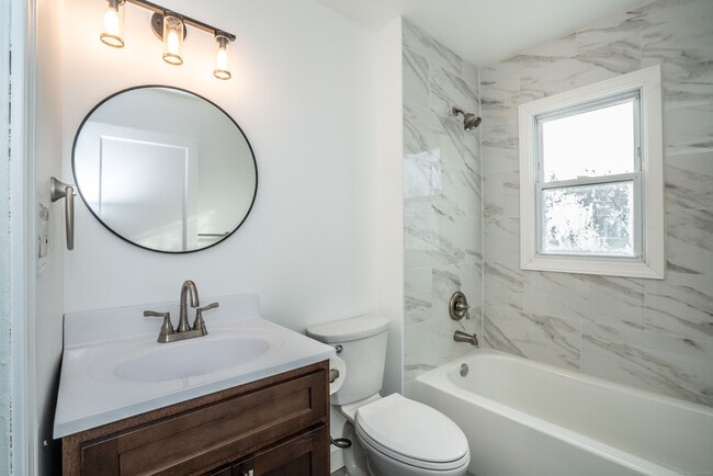 Building Photo - 57 Washington Cir