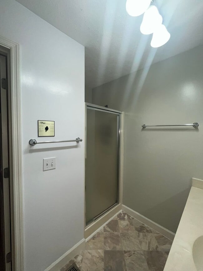 Building Photo - Your Dream Home is Waiting for You! Yardwo...