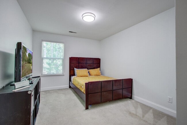 Building Photo - 9624 Scarborough court