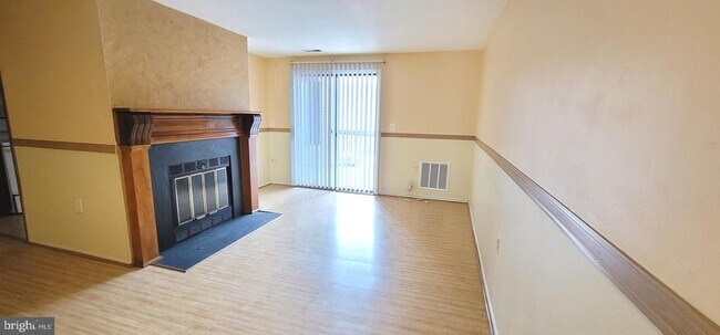 Building Photo - 18010 Chalet Dr