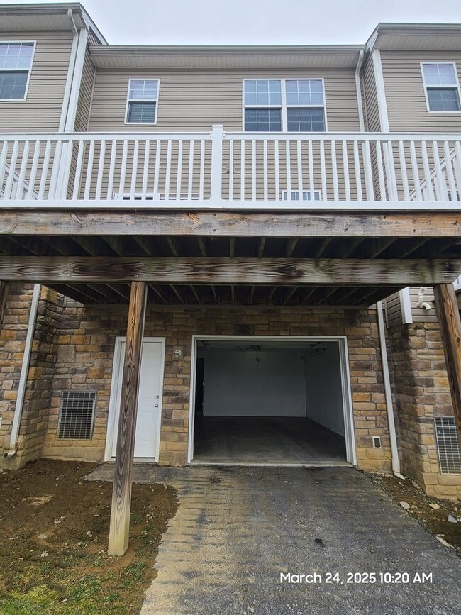 Building Photo - 3 Bedroom Townhome for Rent in Waynesboro