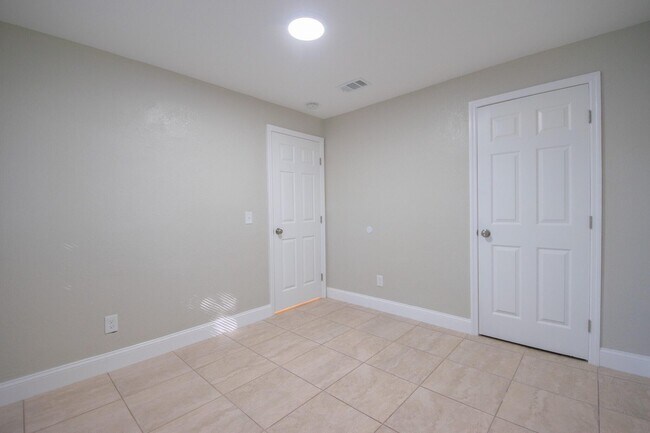 Building Photo - 508 N 23rd St