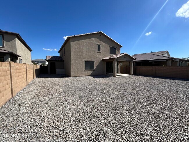 Building Photo - 25930 N Thornhill Dr