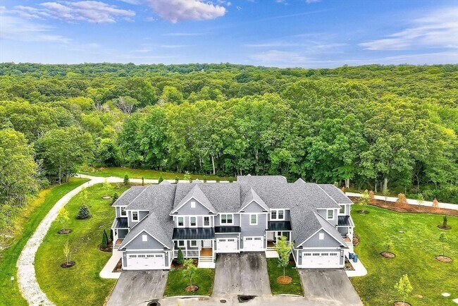 Building Photo - 23 Lily Pond Ln