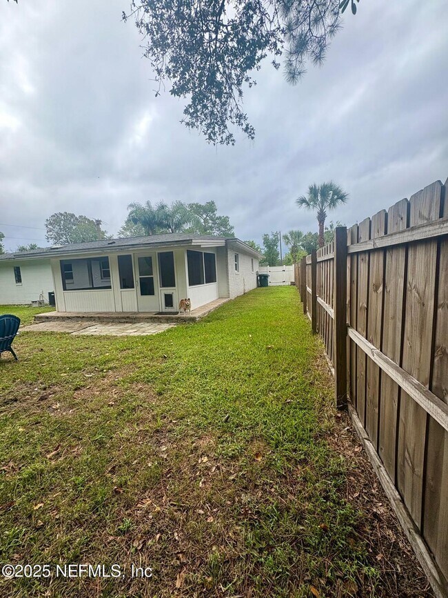 Building Photo - 4645 Praver Dr N