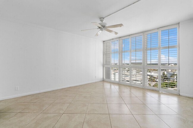 Building Photo - 2701 N Ocean Blvd