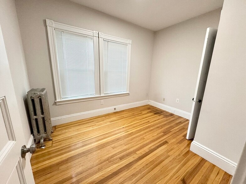 Building Photo - 5 Saint Margaret St