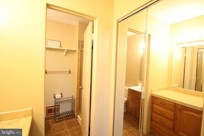 Building Photo - 130 Deer Park Ln