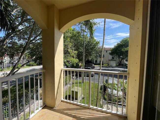 Building Photo - 160 Jacaranda Country Club Dr