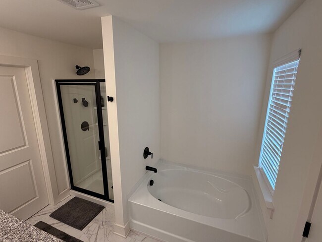 Building Photo - 2221 Flying Spur Dr