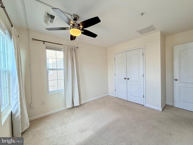 Building Photo - 3517 Sea Grass Ln