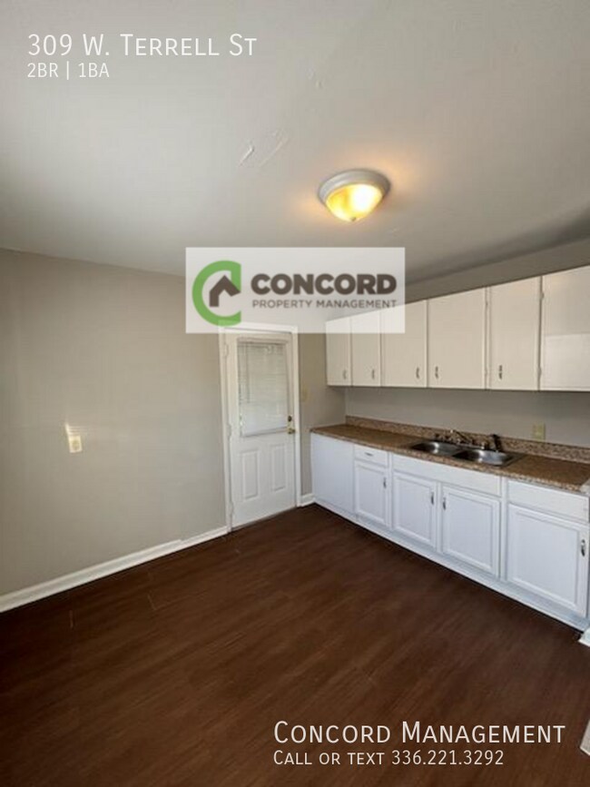 Building Photo - 309 W Terrell St