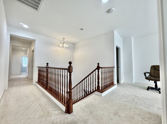 Building Photo - 10037 White Mulberry Dr