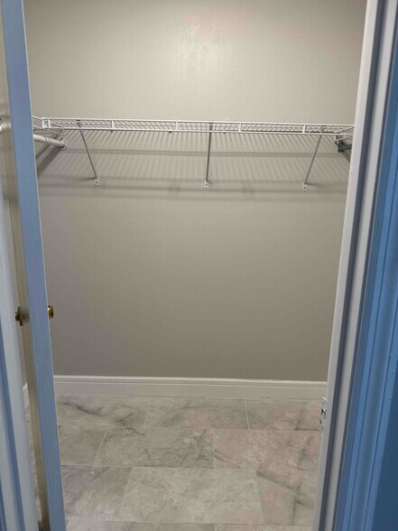 Building Photo - 218 Kellwood Ct