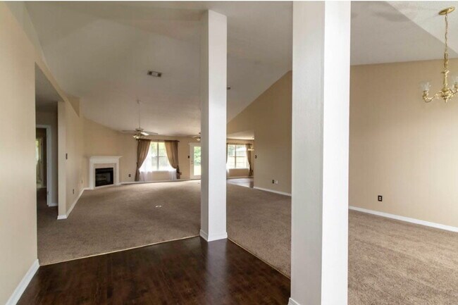 Building Photo - 3514 Farrington Ct