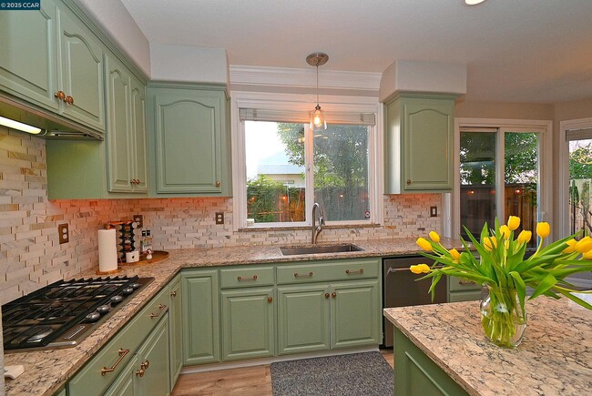 Building Photo - 829 Deer Spring Cir