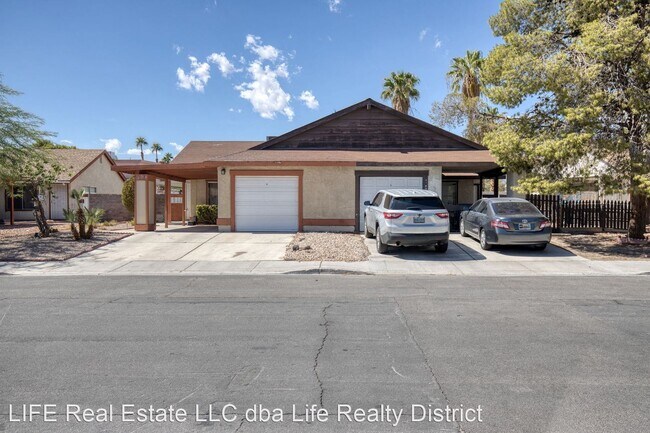 Primary Photo - 3 br, 2 bath House - 4795 Woodlake Ave.