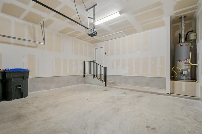 Building Photo - 112 Comet Pointe Dr