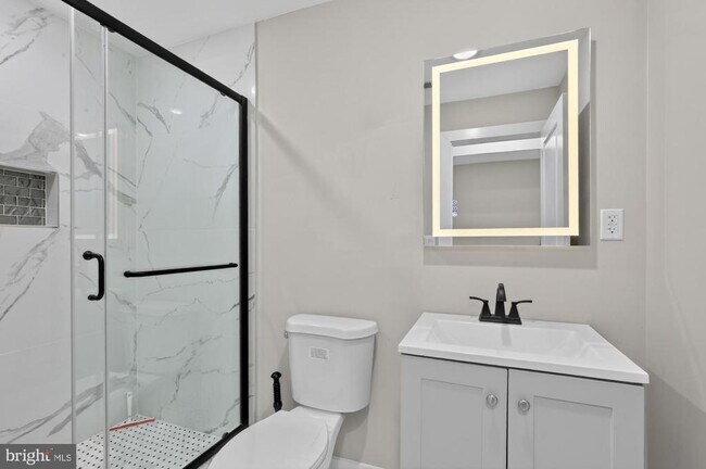 Building Photo - 2234 Master St