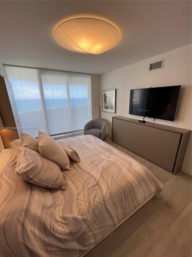 Building Photo - 6301 Collins Ave