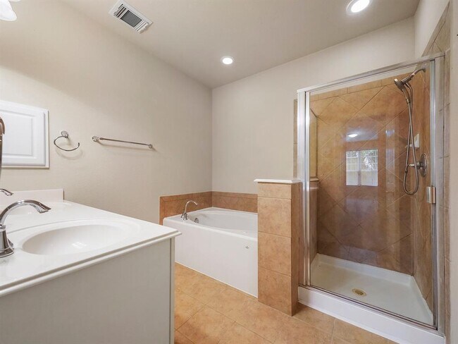 Building Photo - 1235 Glenwood Canyon Ln