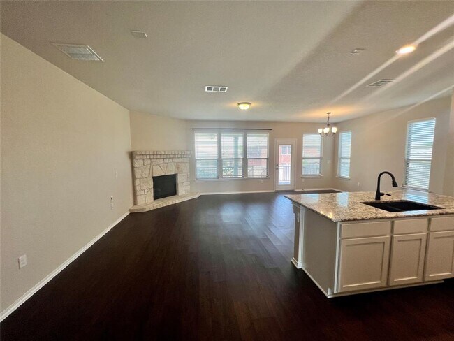Building Photo - 5100 Lazy Ct Dr
