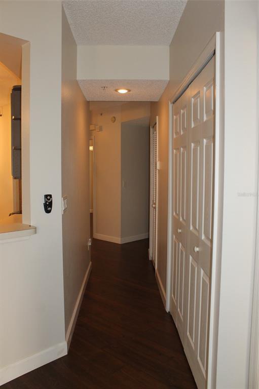 Building Photo - 550 Cranes Way